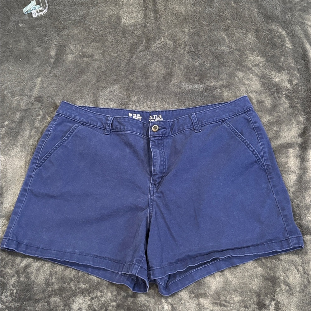 a.n.a. A New Approach Blue
Size 18 Mid-Rise Shorts
EUC - Picture 1 of 3